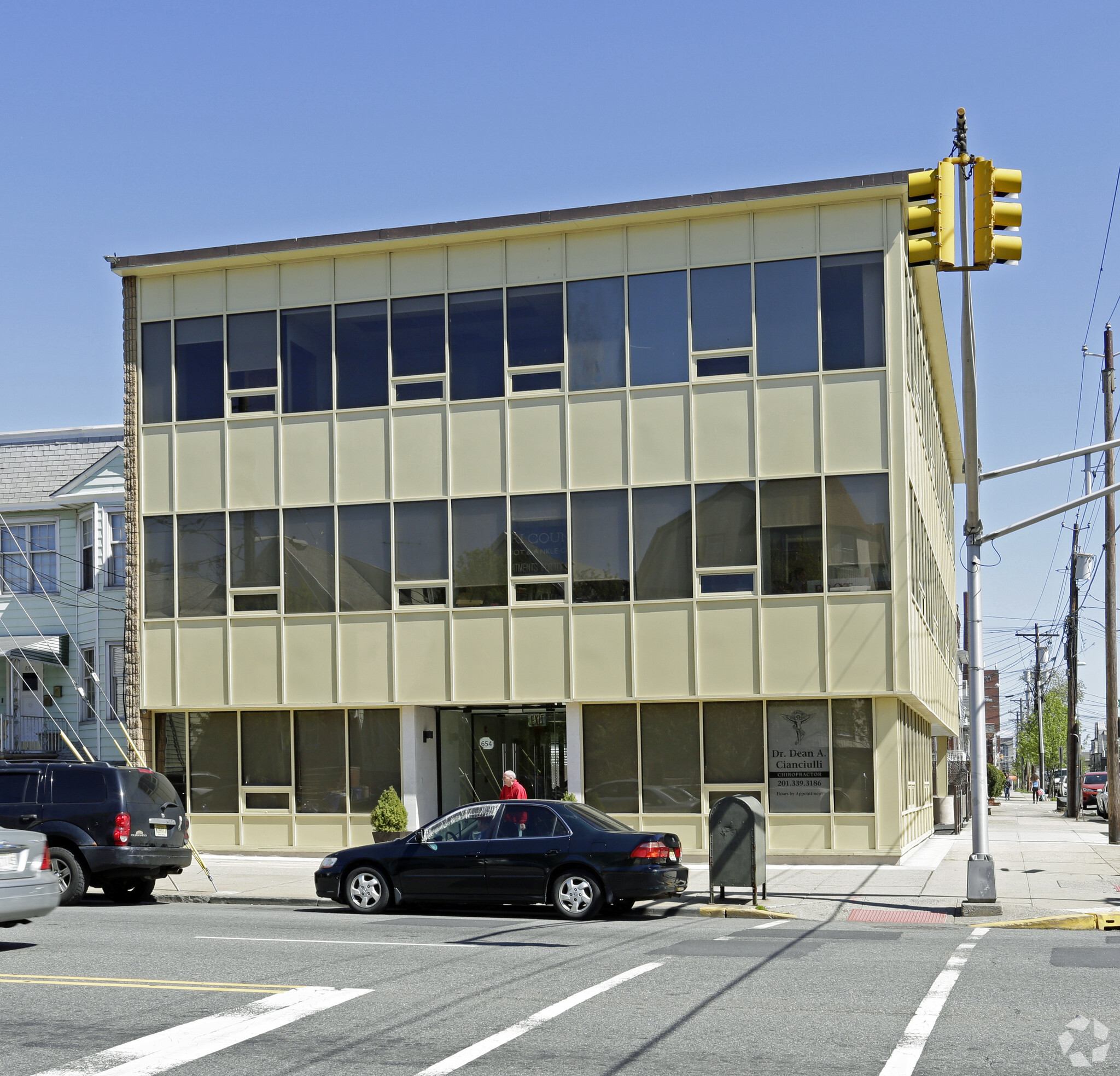 654 Avenue C, Bayonne, NJ for Rent