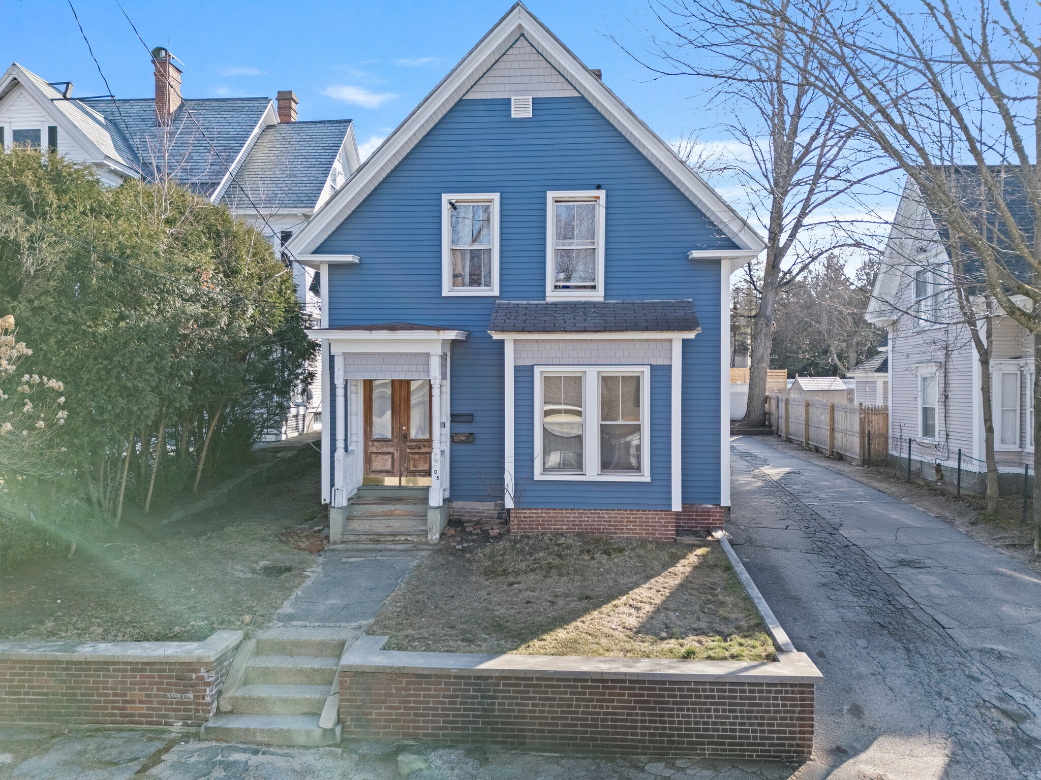 605 Hall St, Manchester, NH for Sale