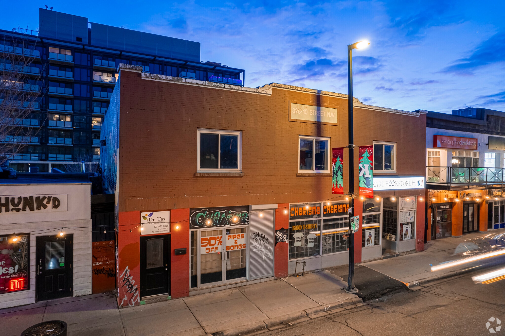 328 10th St NW, Calgary, AB for Sale