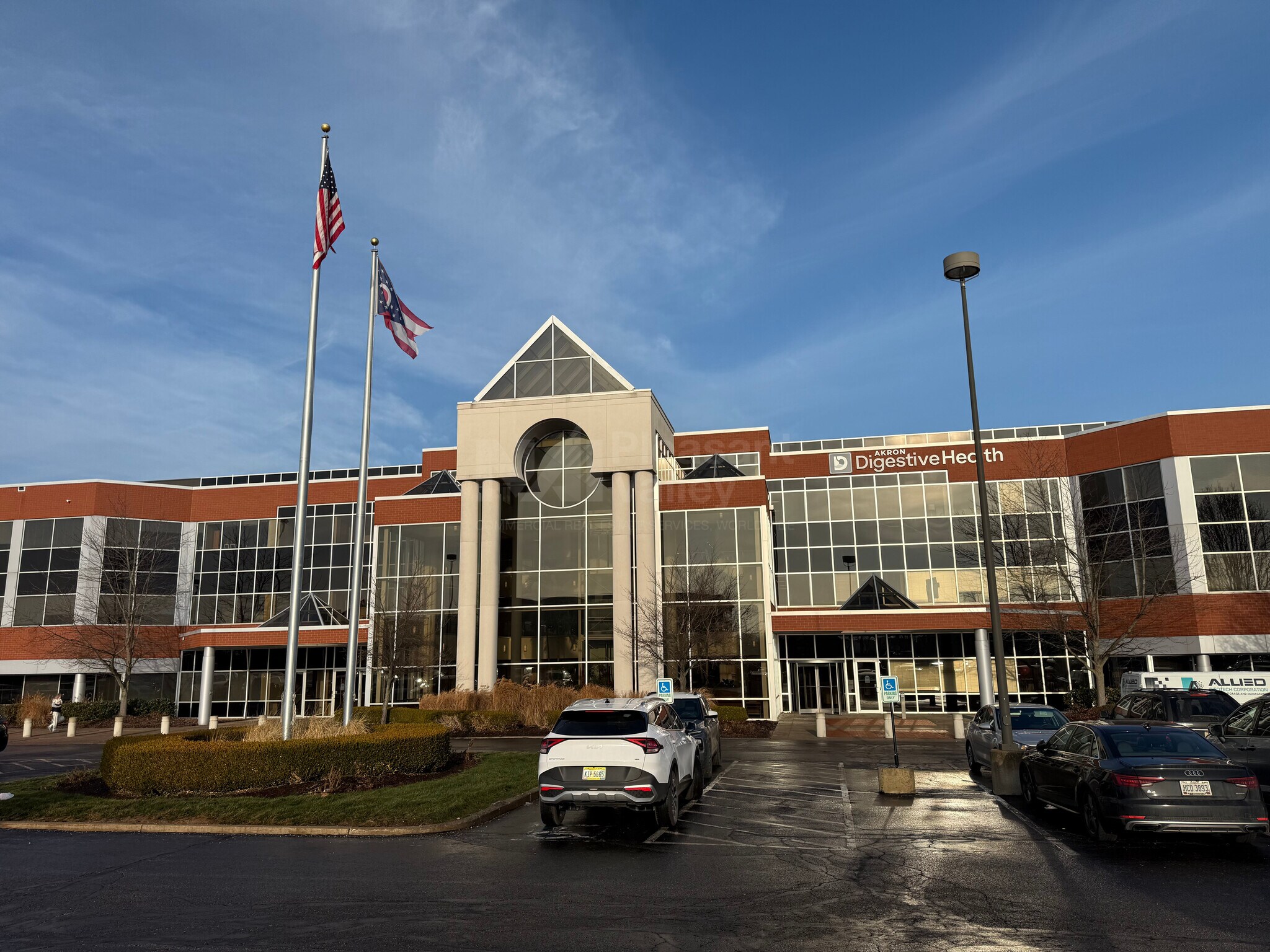 3800 Embassy Pky, Fairlawn, OH for Rent