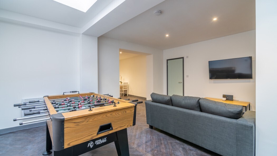1 Devonshire Ln, Loughborough, LEC for Sale