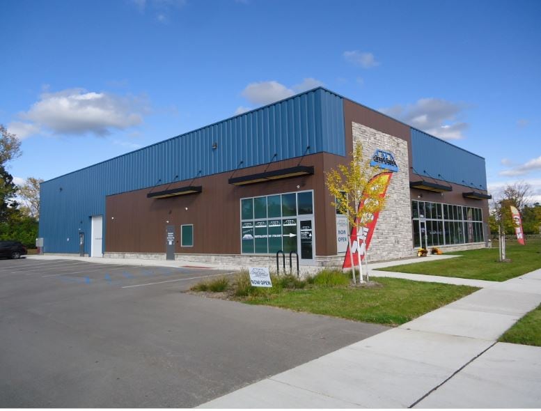 2701 Oak Industrial Dr NE, Grand Rapids, MI for Sale