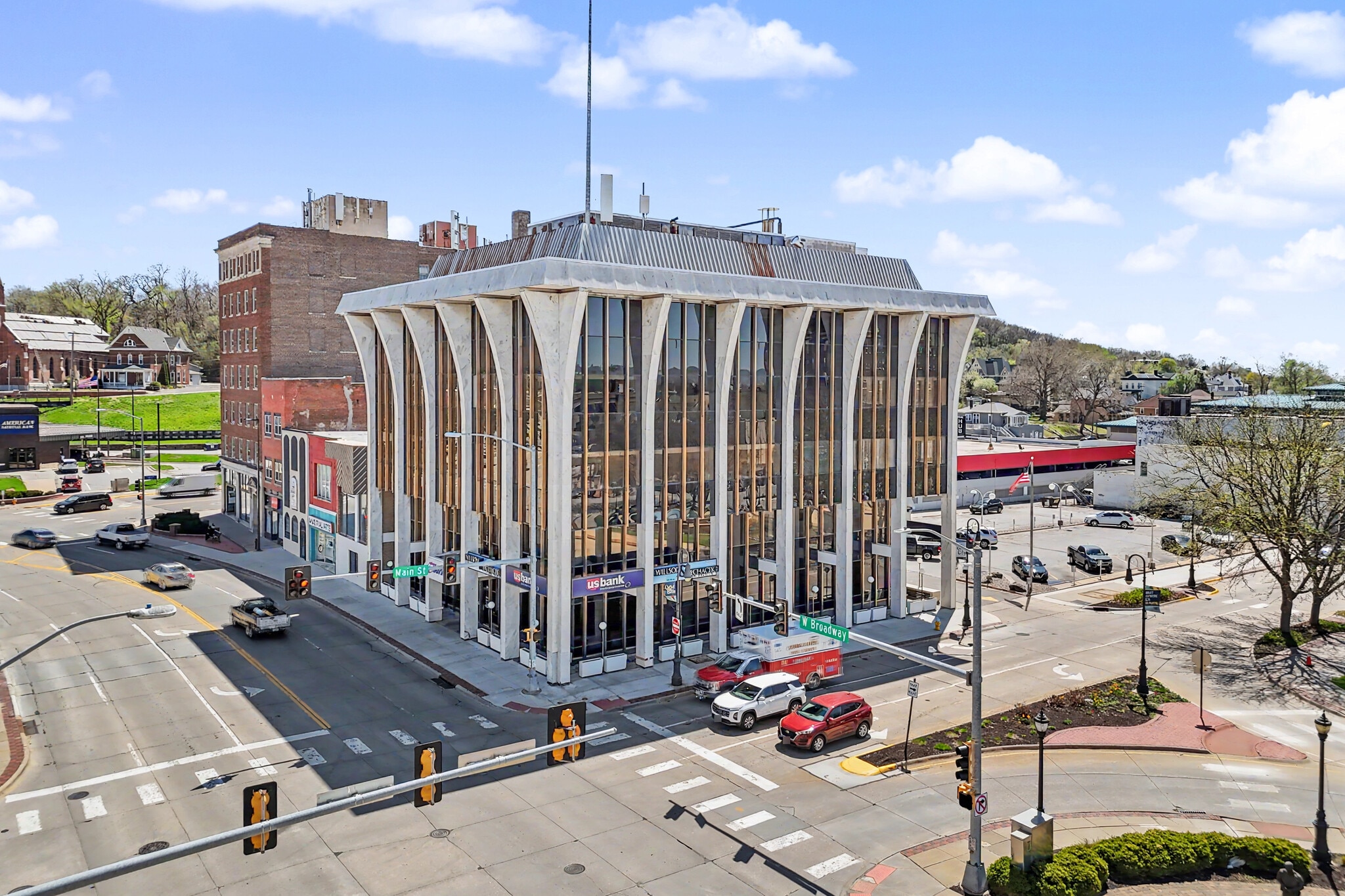421 W Broadway, Council Bluffs, IA for Rent