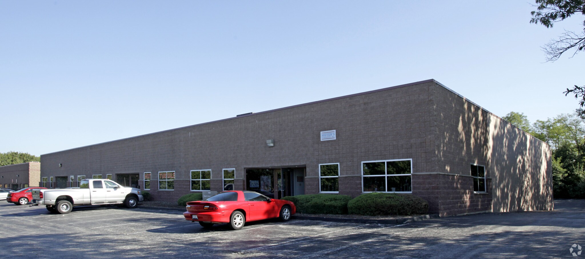 16301-16321 Westwoods Business Park Dr, Ellisville, MO for Rent