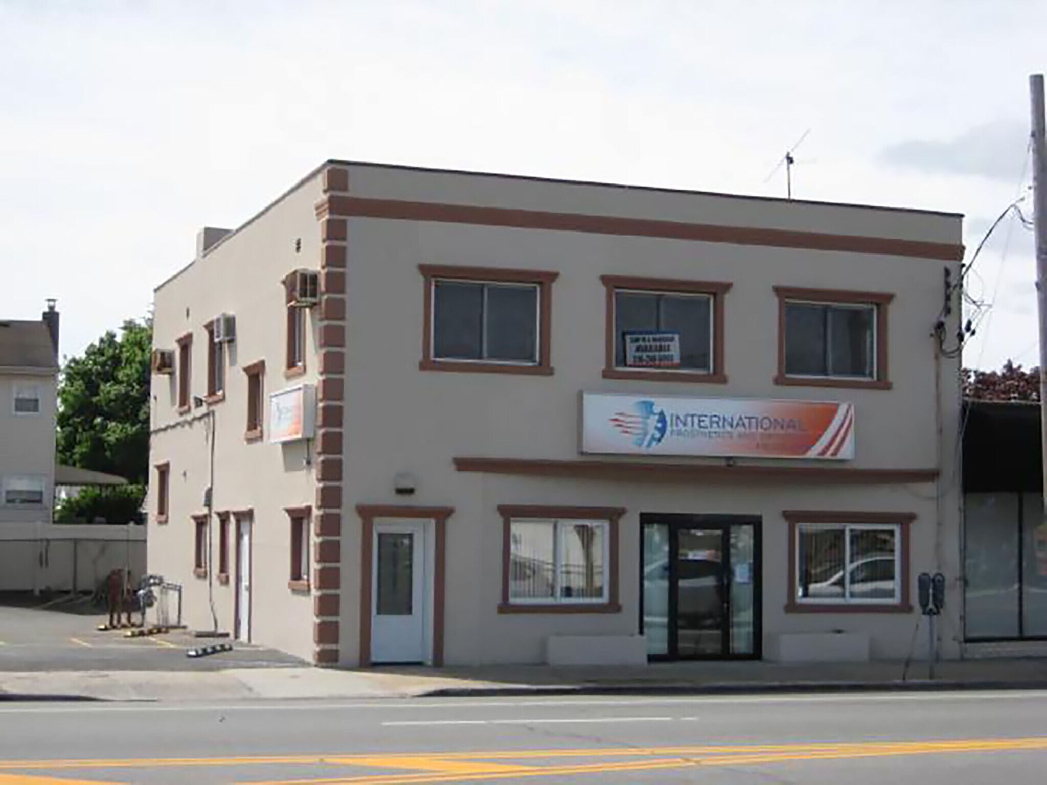 37-39 E Jericho Tpke, Mineola, NY for Sale