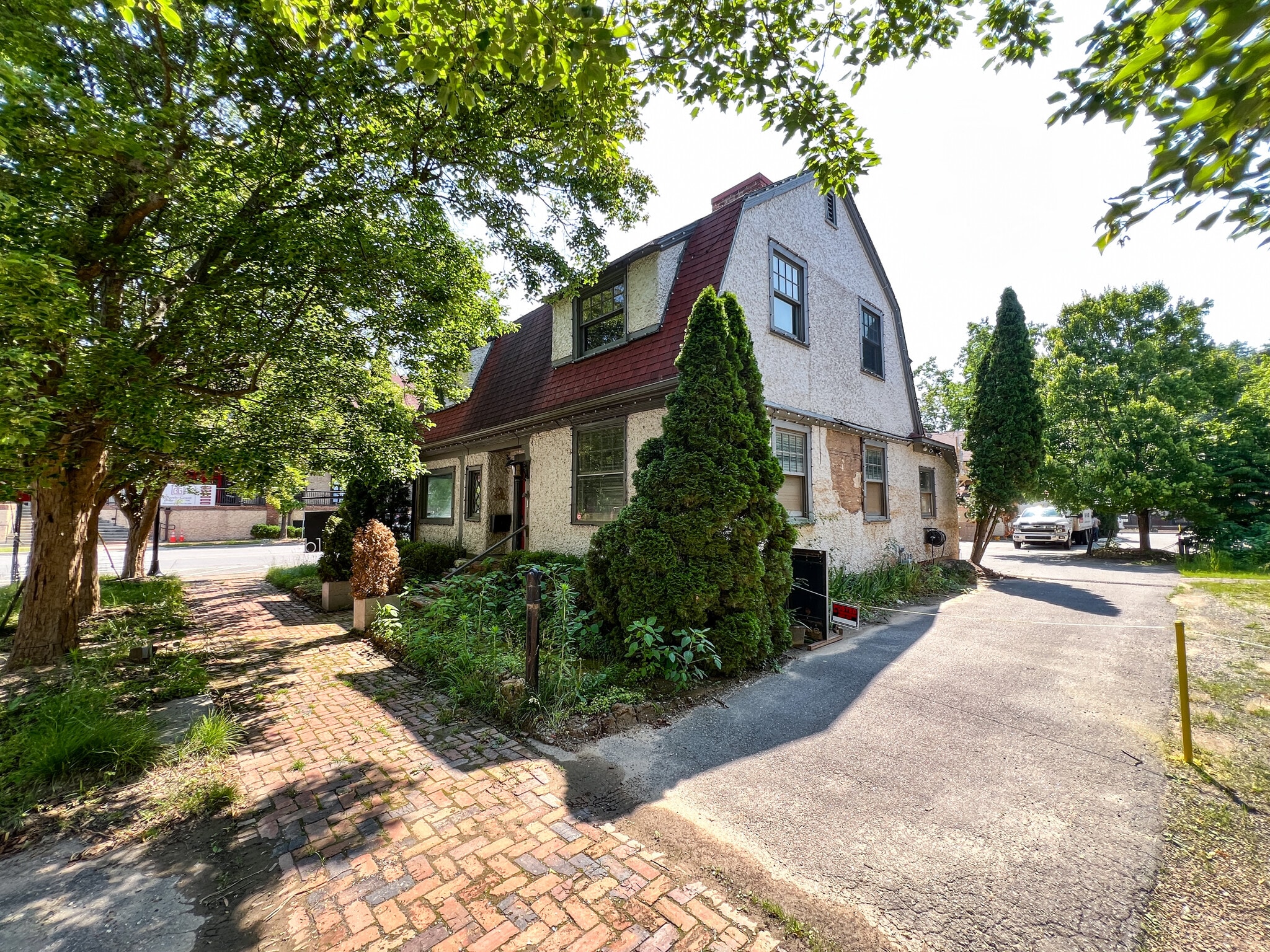 1 Swan St, Asheville, NC for Sale