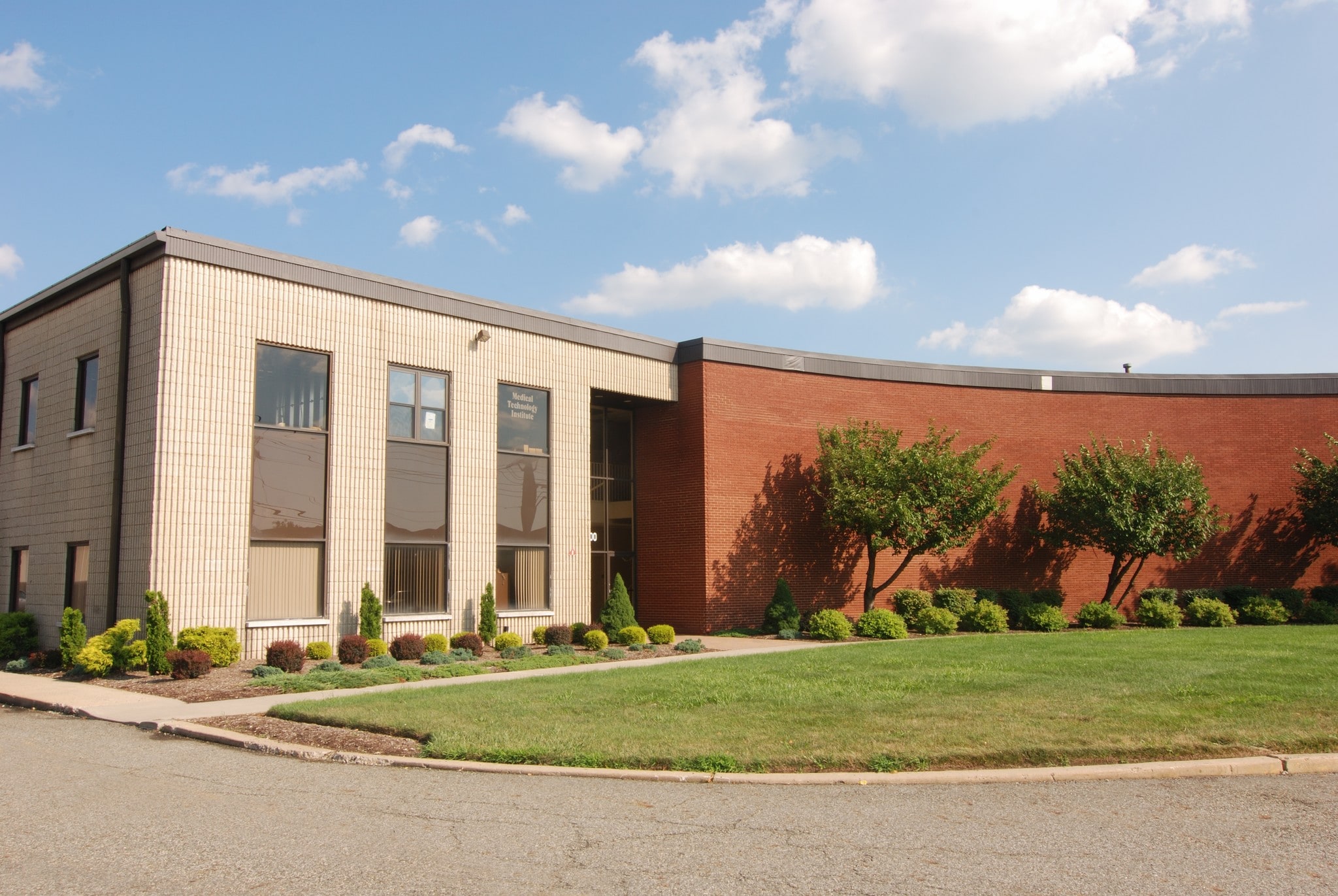 300 McGaw Dr Edison, NJ 08837 Industrial Property for Sale on