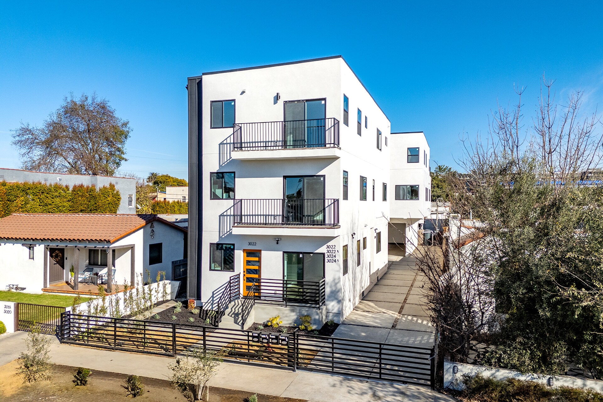 3024 Wellington Rd, Los Angeles, CA for Sale