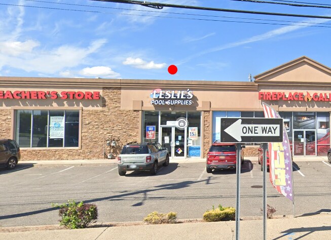 1294 Broadhollow Rd, Farmingdale, NY for Rent