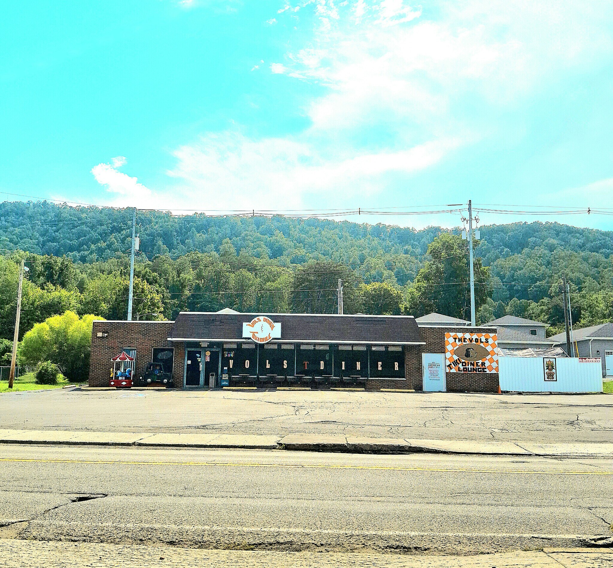 711 S Main St, Rocky Top, TN for Sale