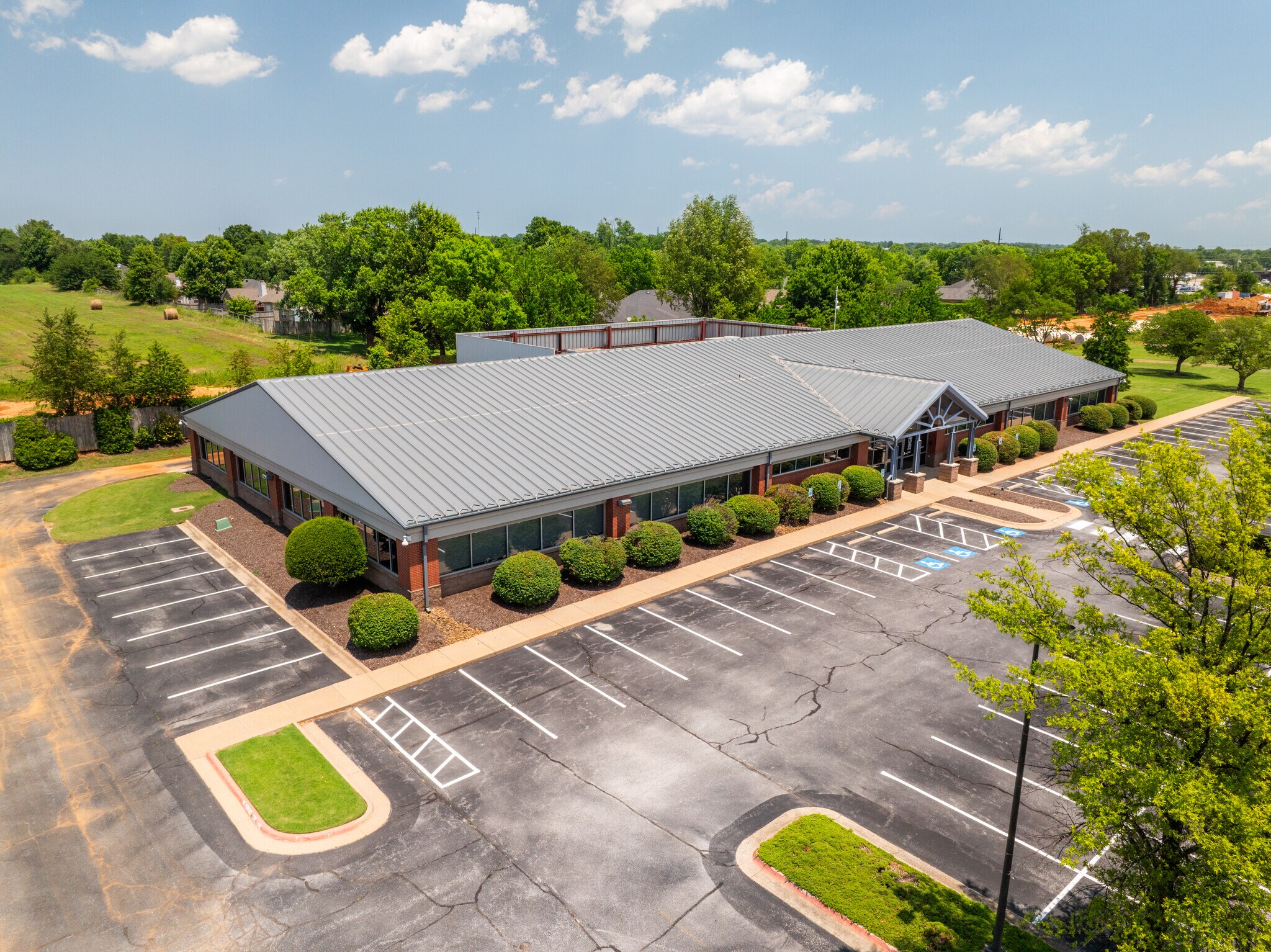 224 JB Hunt Corporate Dr, Lowell, AR for Sale