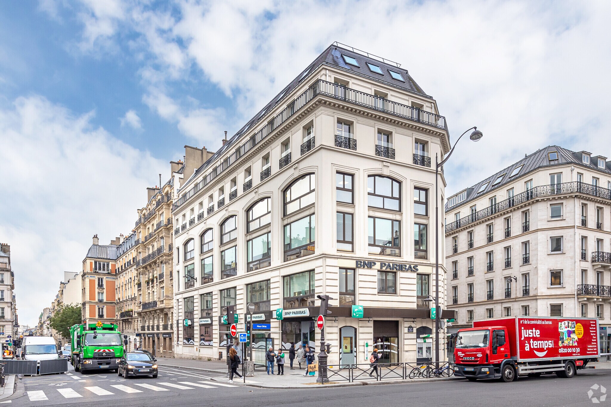 106 Rue D'Amsterdam, Paris, PAR for Rent