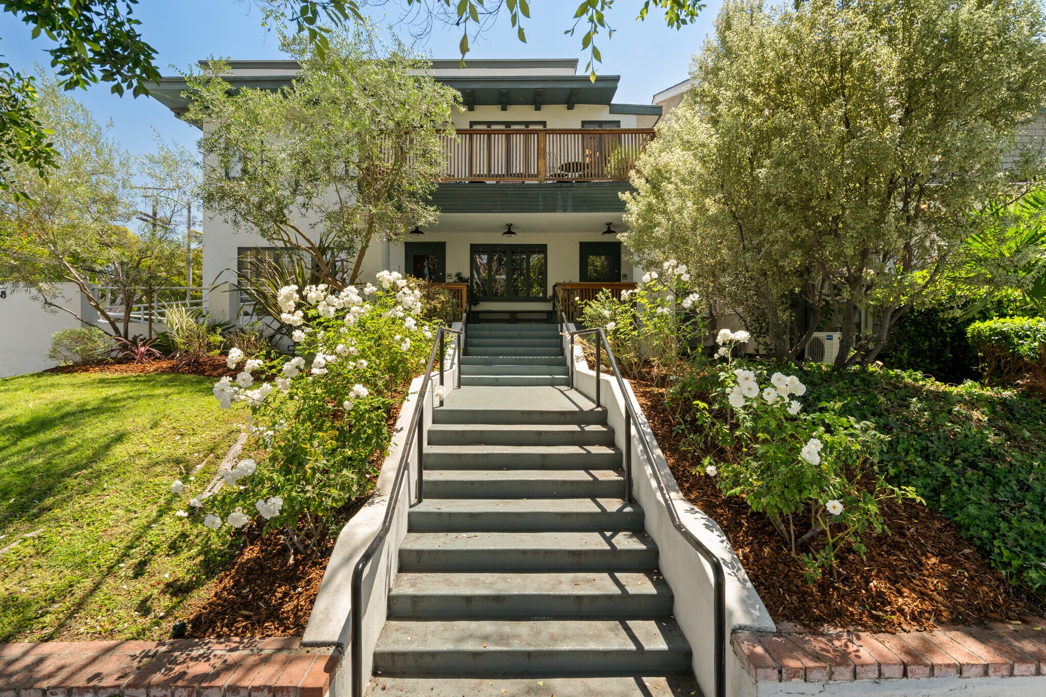 588 N Larchmont Blvd, Los Angeles, CA for Rent