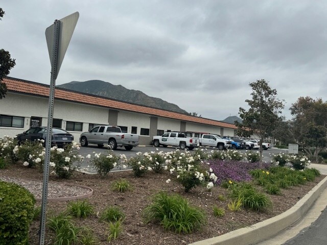 610-628 Calle Plano, Camarillo, CA for Rent