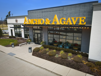 Bloomington, IL Restaurant - 3006 E Empire St