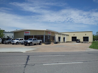 Groves, TX Warehouse - 3500 E Parkway