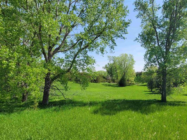 170 Sherwood Dr, Yankton, SD for Sale
