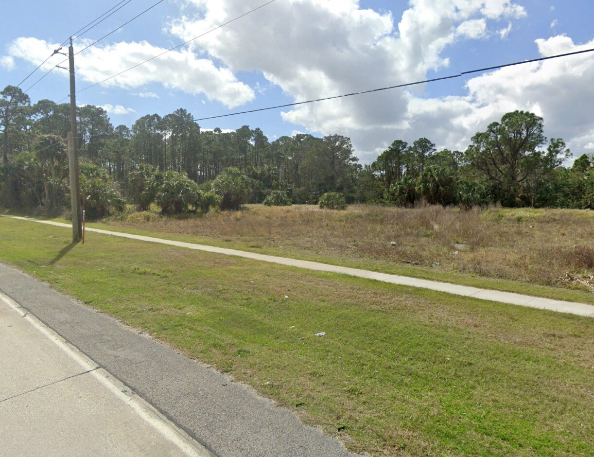 3850 S Ridgewood Ave, Edgewater, FL for Sale