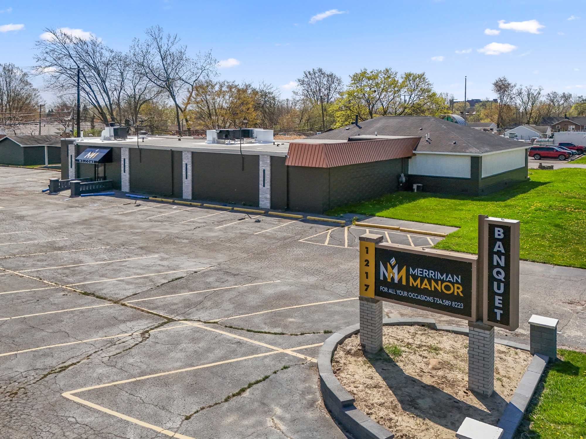 1217 S Merriman Rd, Westland, MI for Sale