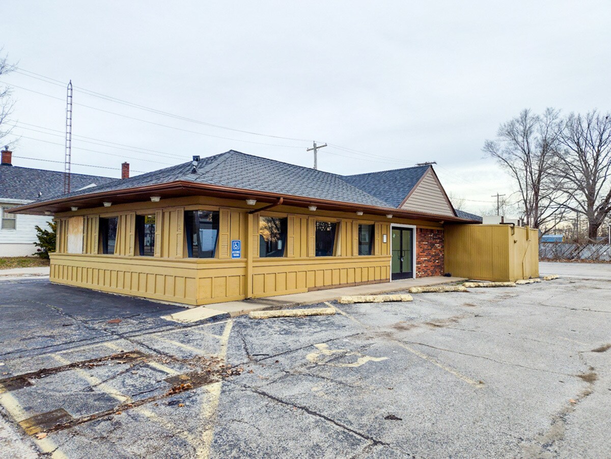 735 W Broadway, Centralia, IL for Rent