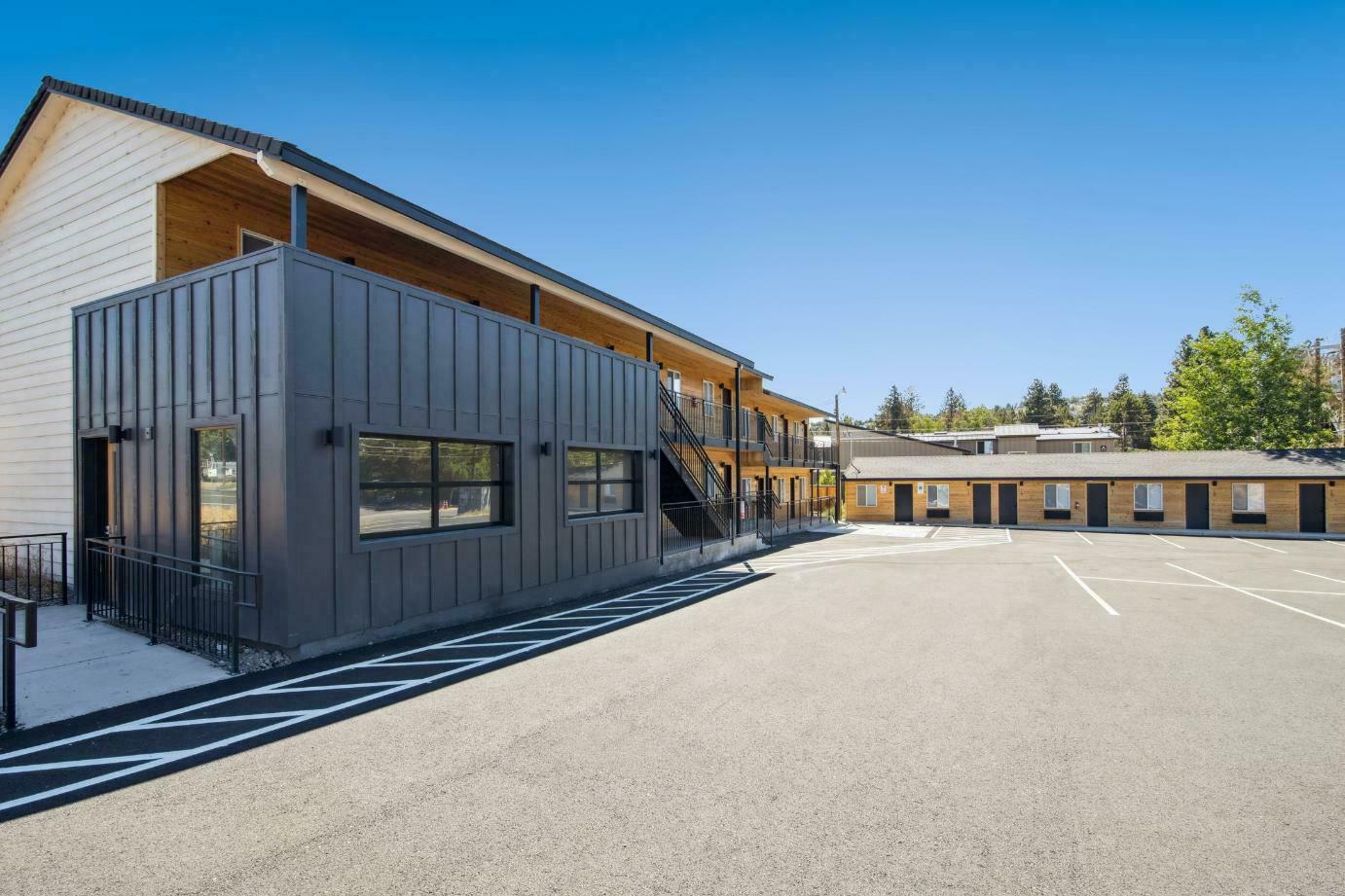 2359 NE Division St, Bend, OR for Sale