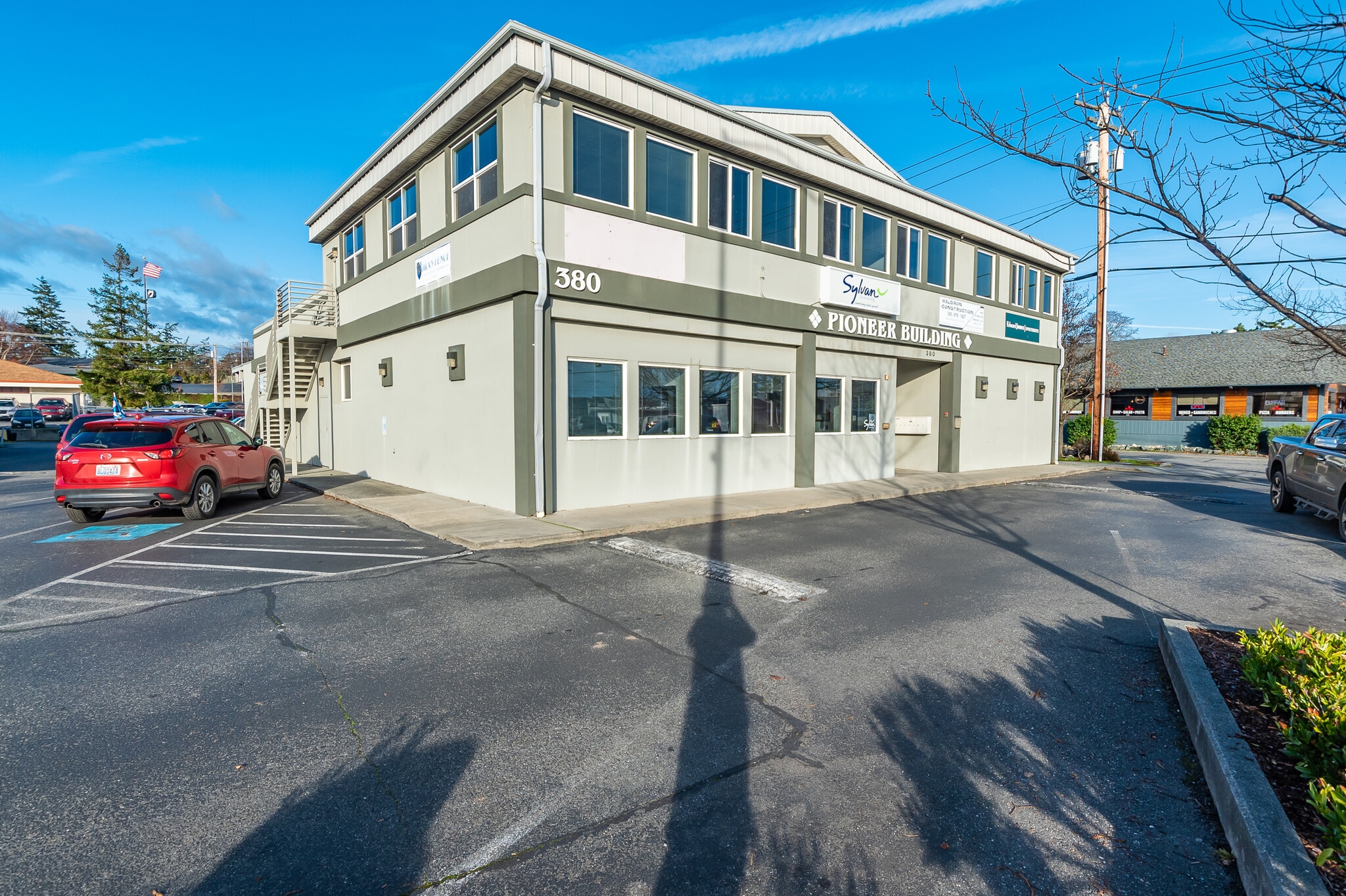 380 SE Pioneer Way Oak Harbor, WA 98277 Office Property for Lease on