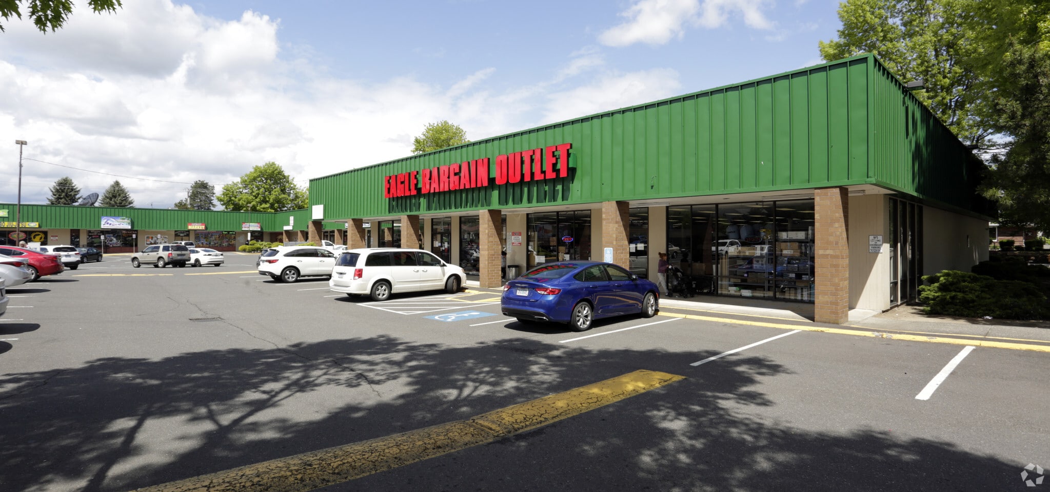 837-861 E Powell Blvd, Gresham, OR for Rent