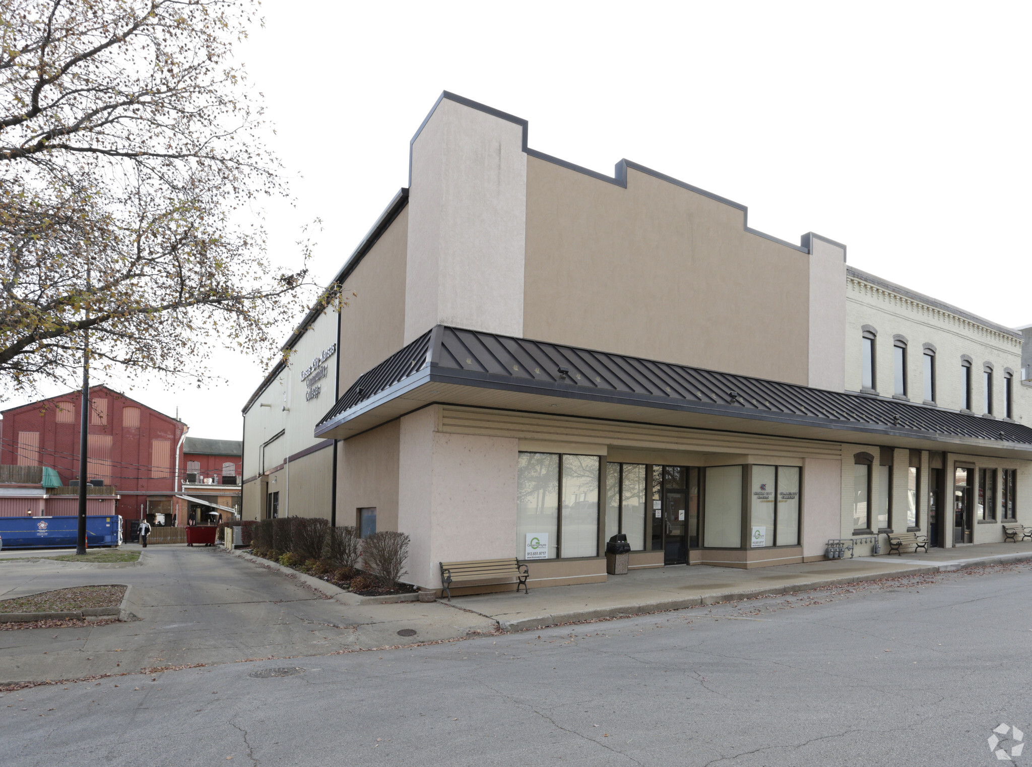 215-225 Cherokee St, Leavenworth, KS for Rent