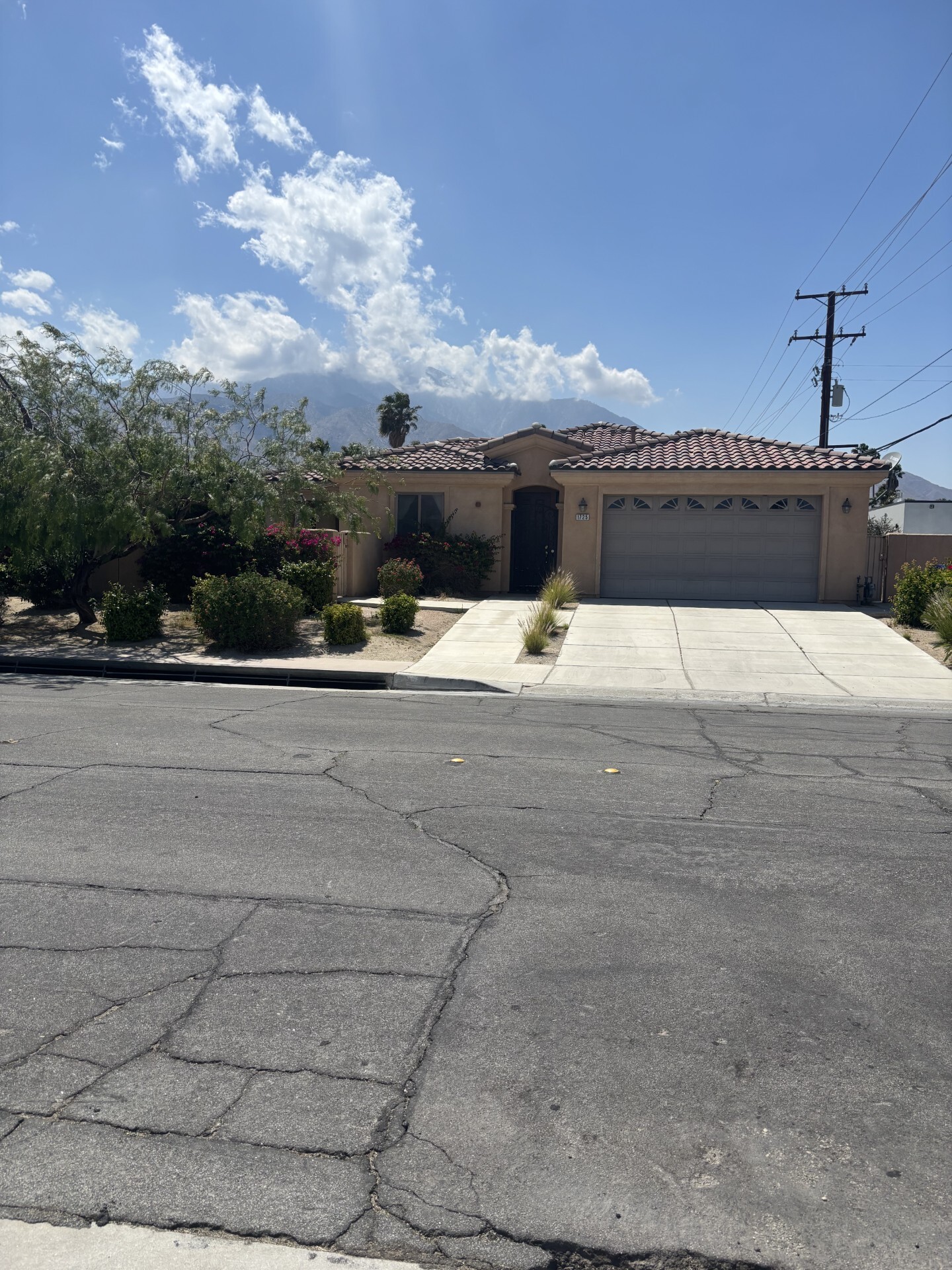 1725 N Whitewater Club Dr, Palm Springs, CA for Sale