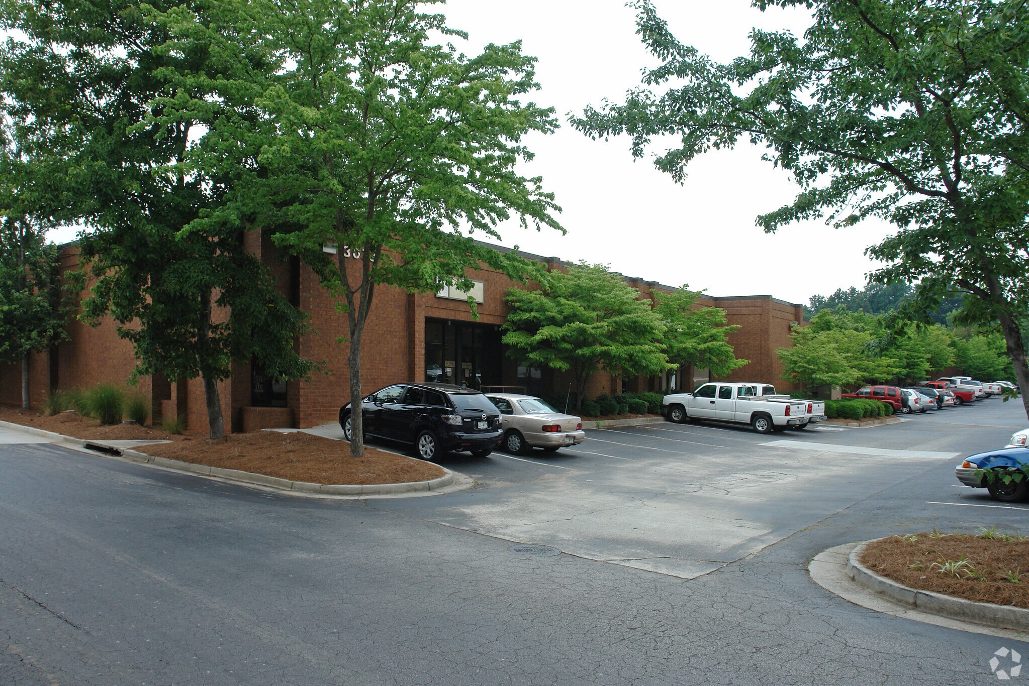 3073 McCall Dr Doraville, GA 30340 Industrial Property for Lease on