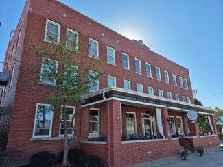 Paola, KS Office/Retail - 139 W Peoria St