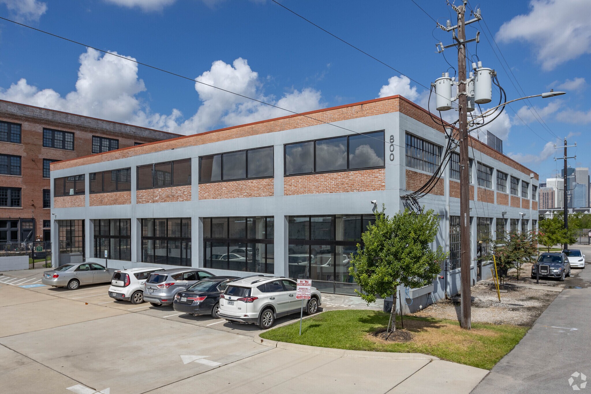800 Sampson St, Houston, TX for Rent