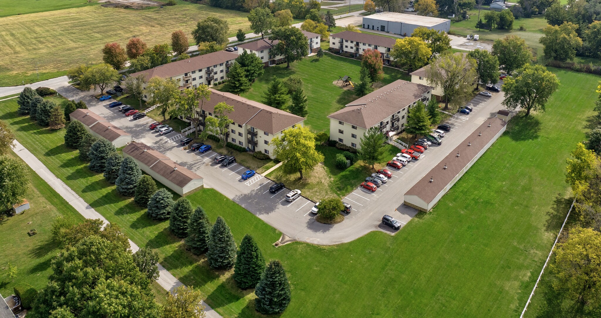 100-112 5th Ave NW, Altoona, IA for Sale