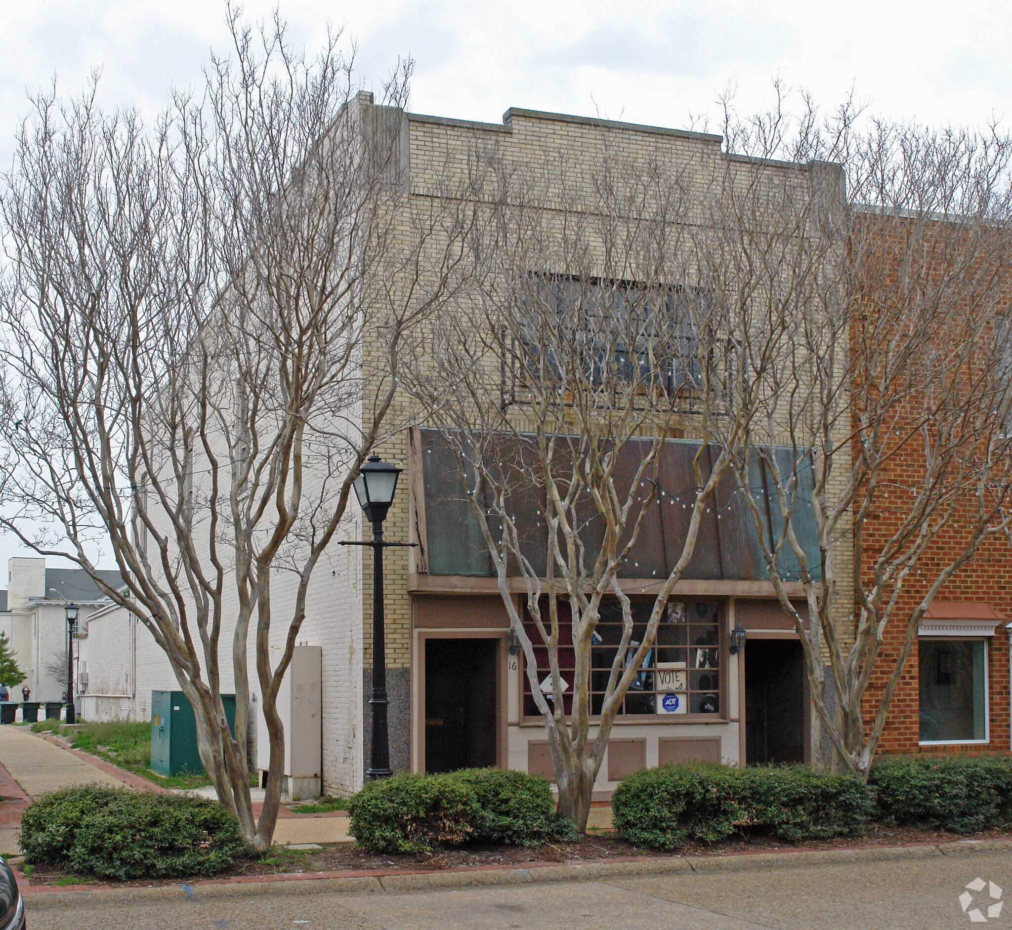 16 W Queens Way, Hampton, VA for Rent
