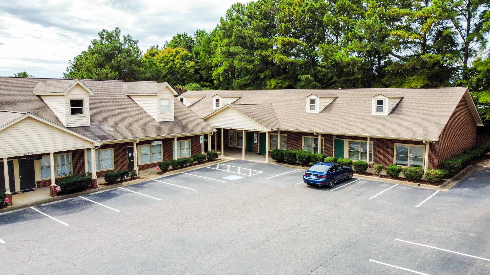 20462 Chartwell Center Dr, Cornelius, NC for Rent