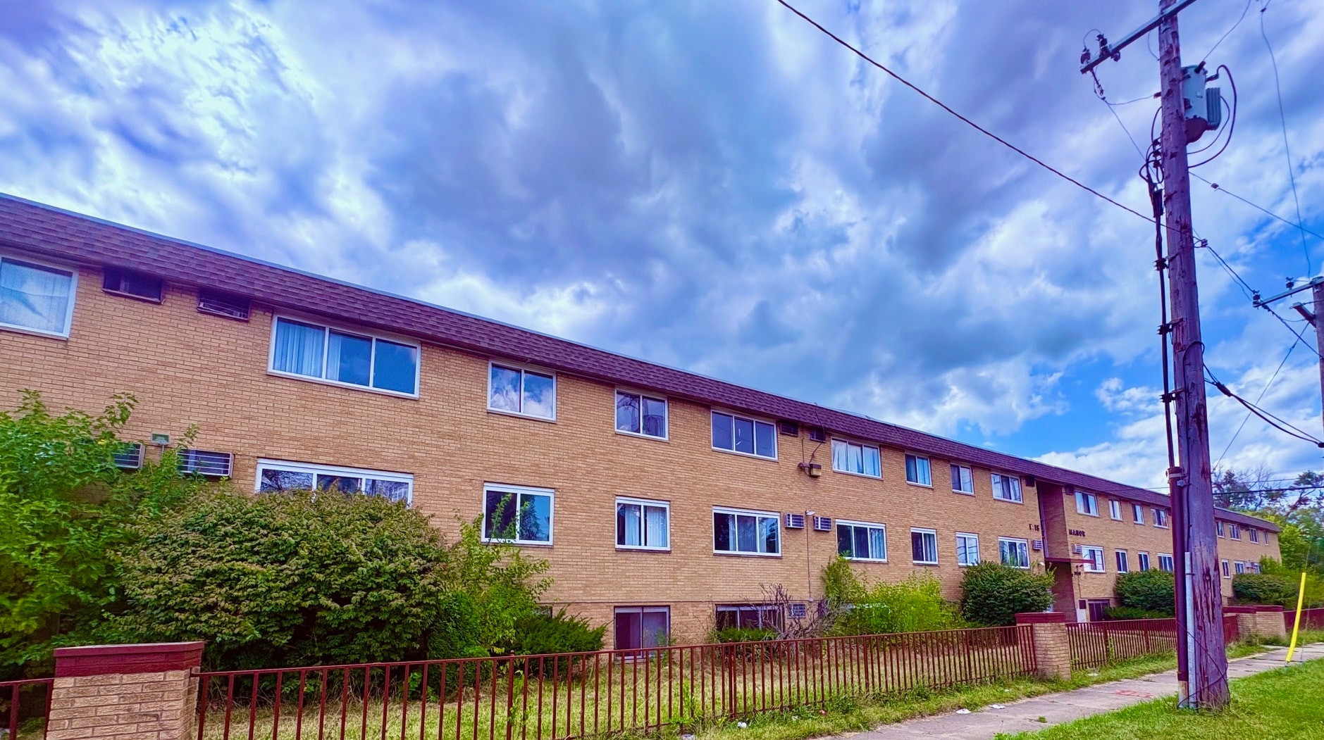 9501 Iris St, Detroit, MI for Sale