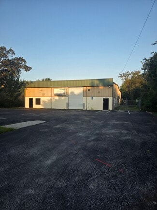 New Port Richey, FL Flex - 7753 Rutillio Ct