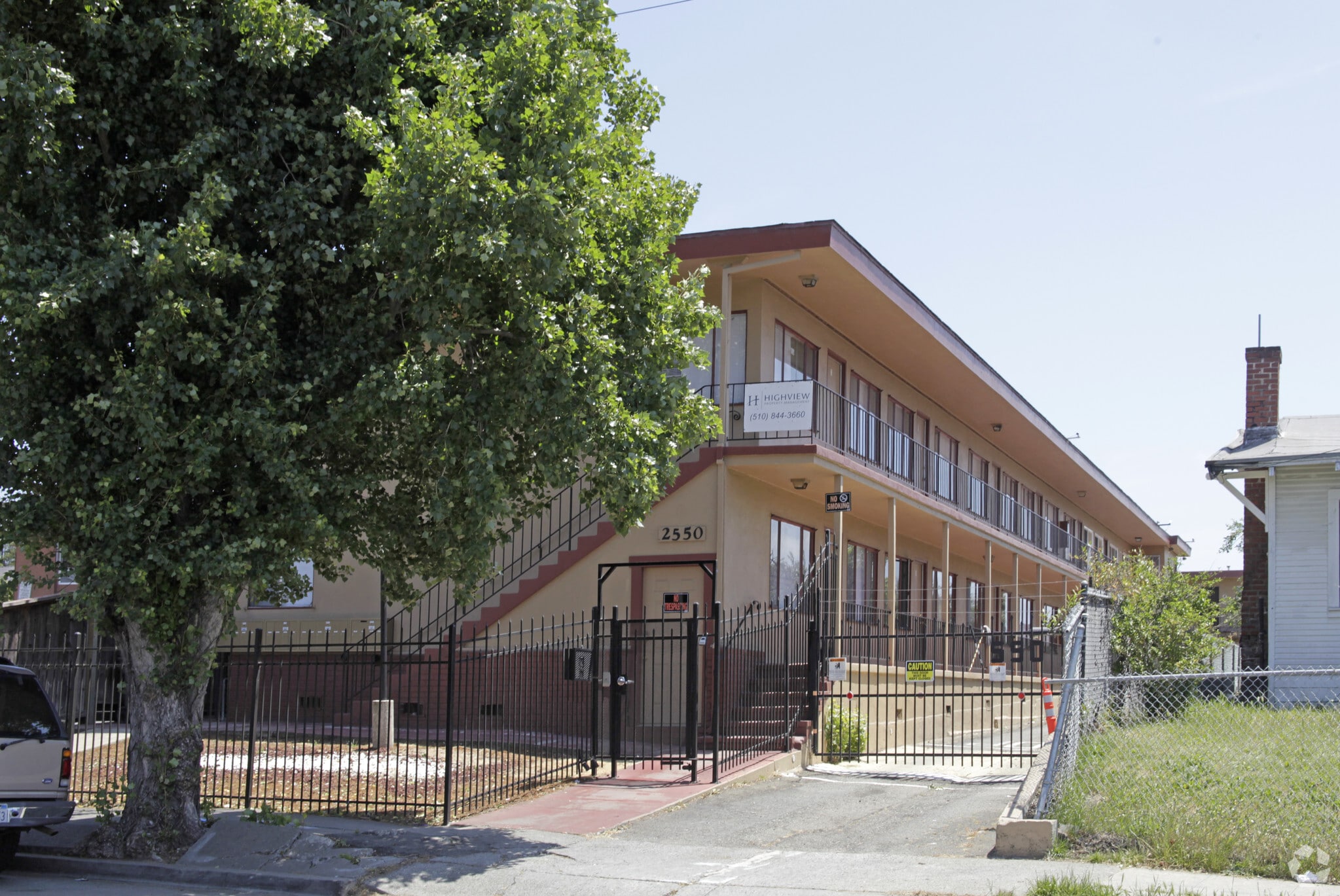 2550 35th Ave, Oakland, CA for Sale