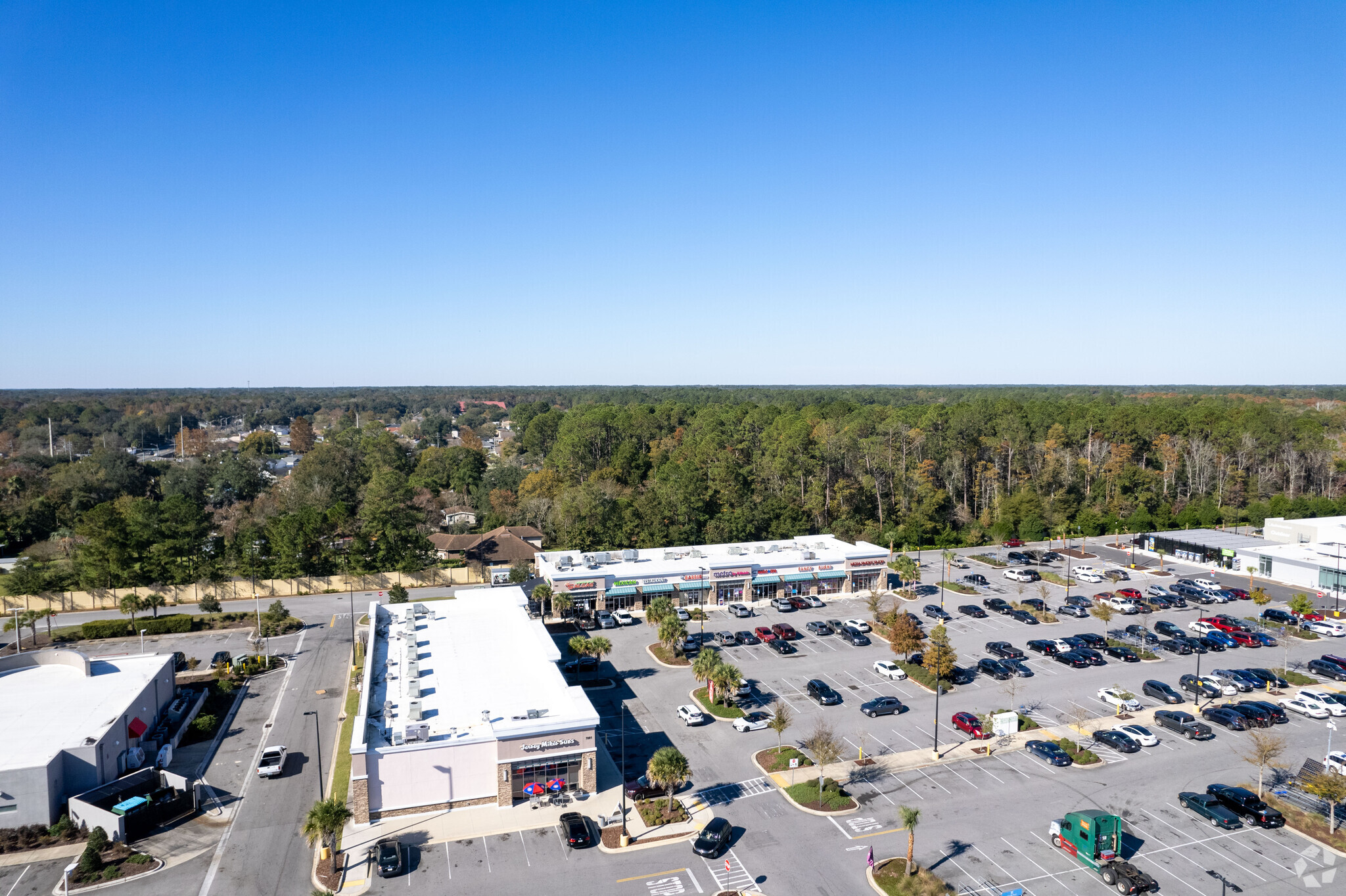 7025-7099 Collins Rd, Jacksonville, FL for Rent