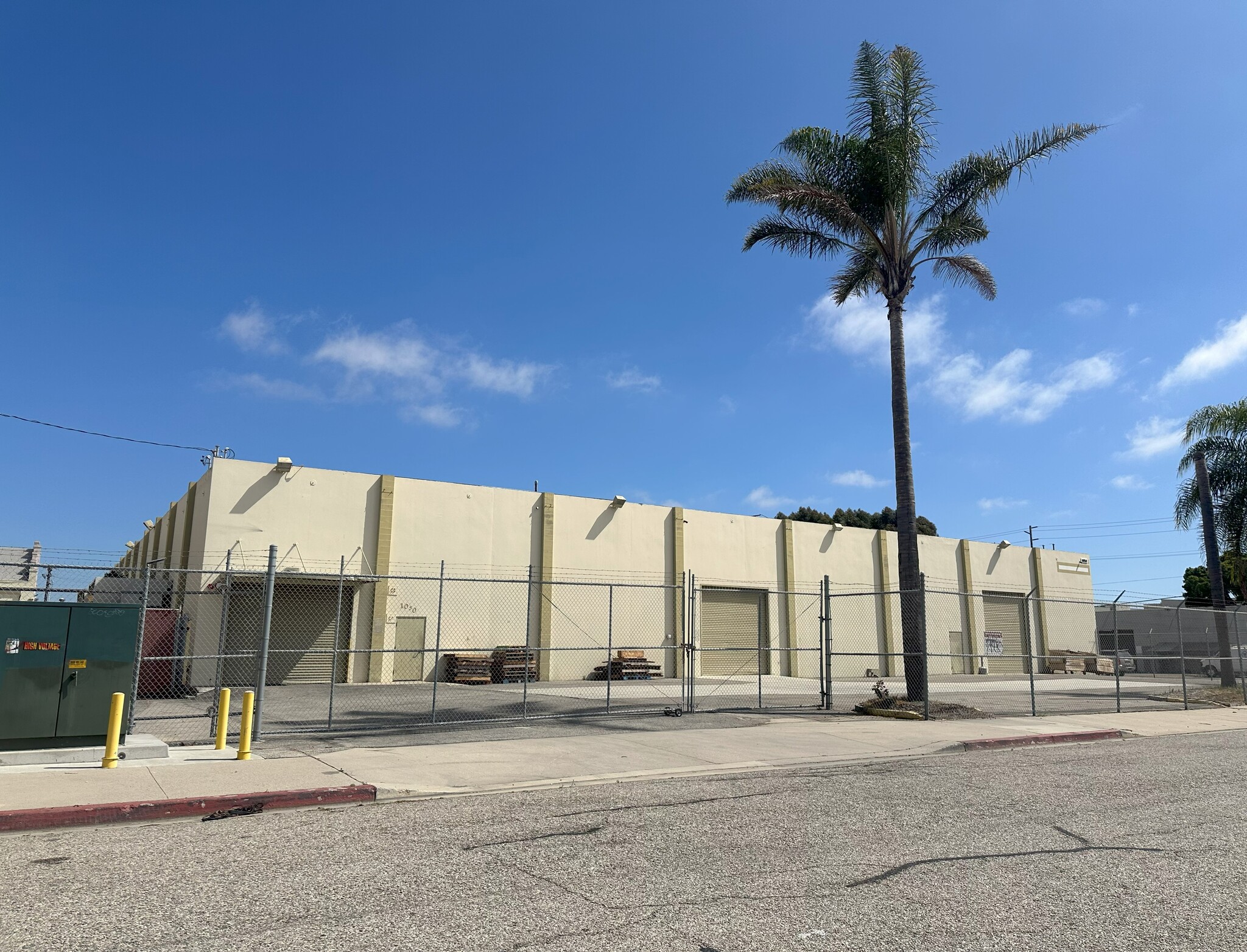 1050 Factory Ln, Oxnard, CA for Rent