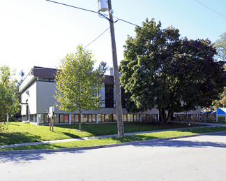 Toronto, ON Schools - 585 Cranbrooke Ave