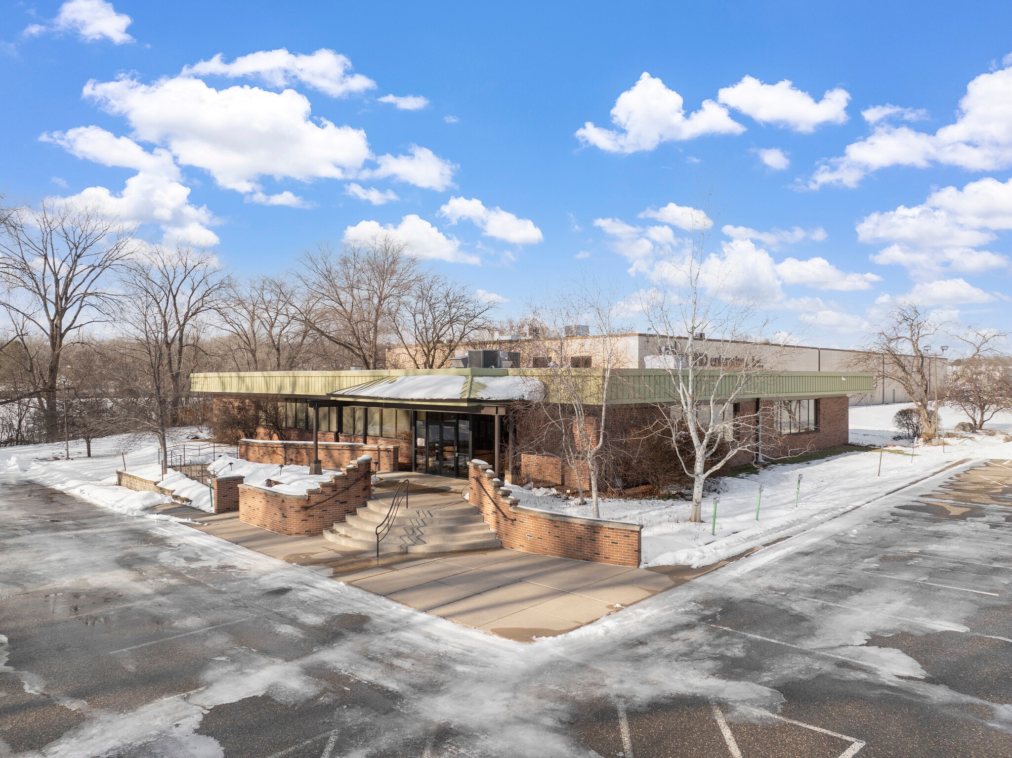 300 SW 9th Ave, New Brighton, MN for Sale