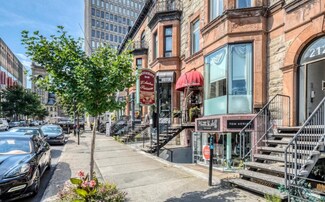 Montréal, QC Restaurant - 2135-2137 Rue Crescent