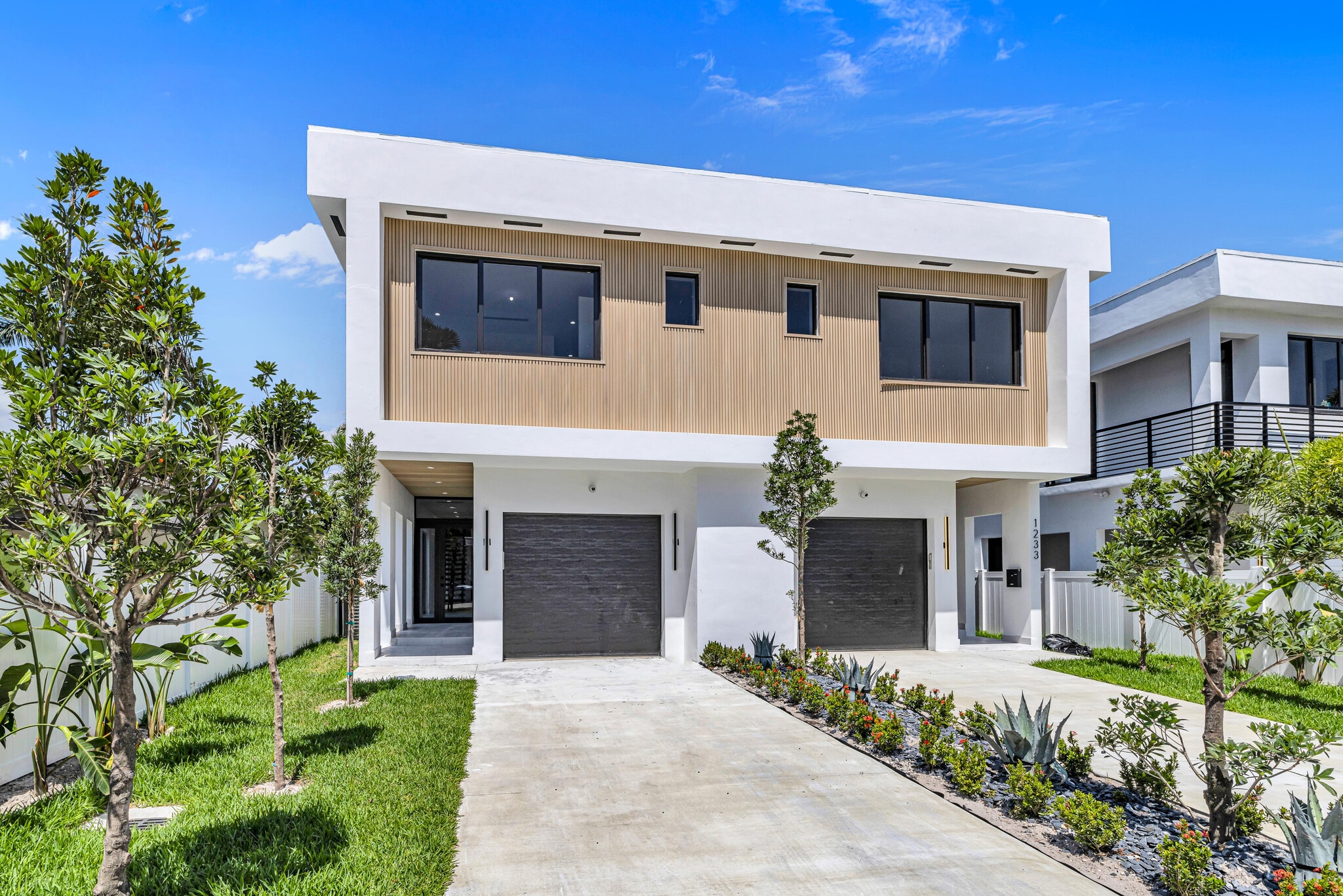1233 NE 12th Ave, Fort Lauderdale, FL for Sale