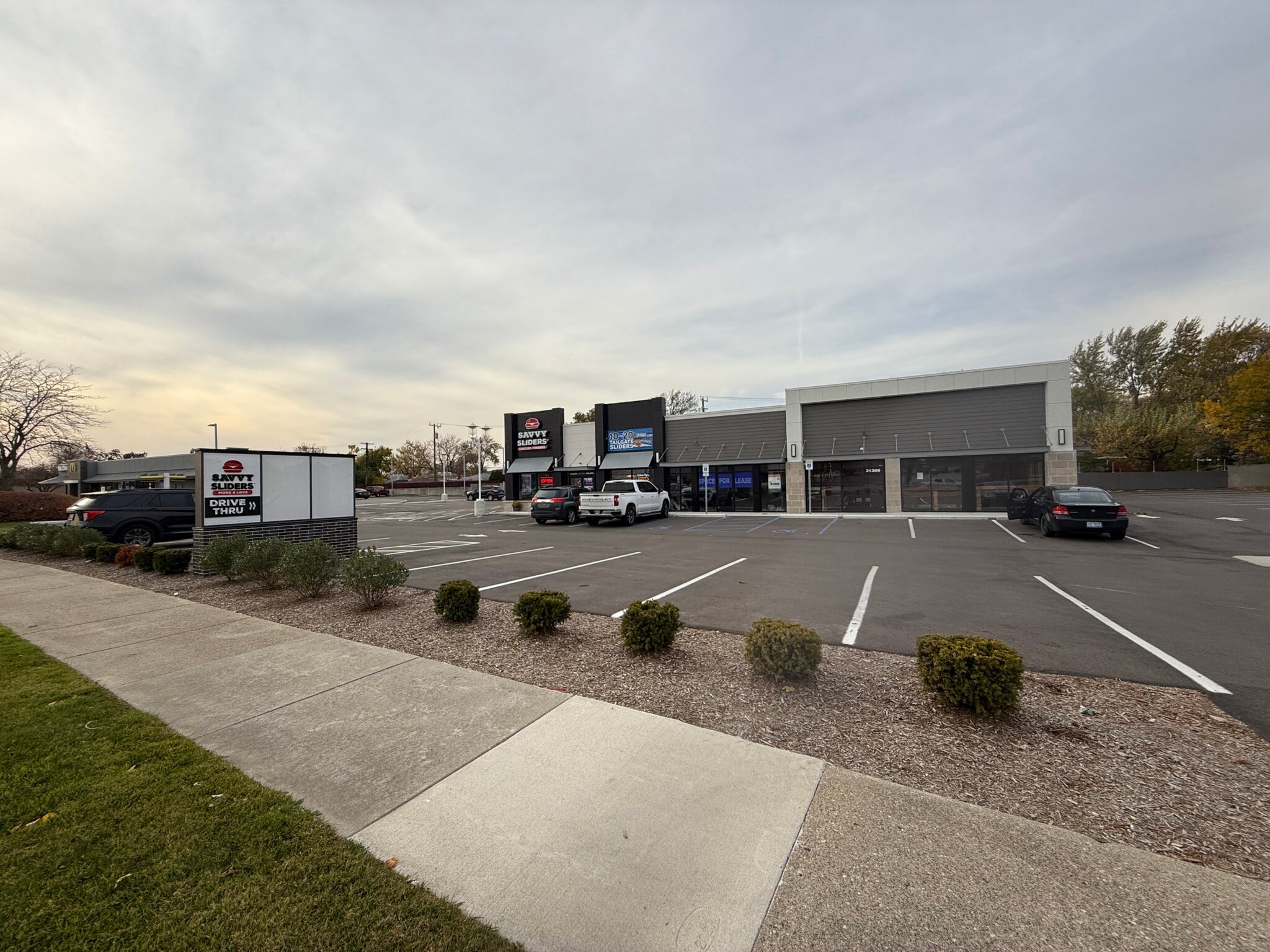 31301 Harper Ave, Saint Clair Shores, MI for Rent