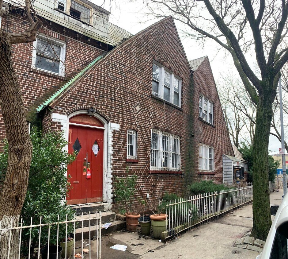 27 E 18th St, Brooklyn, NY for Sale