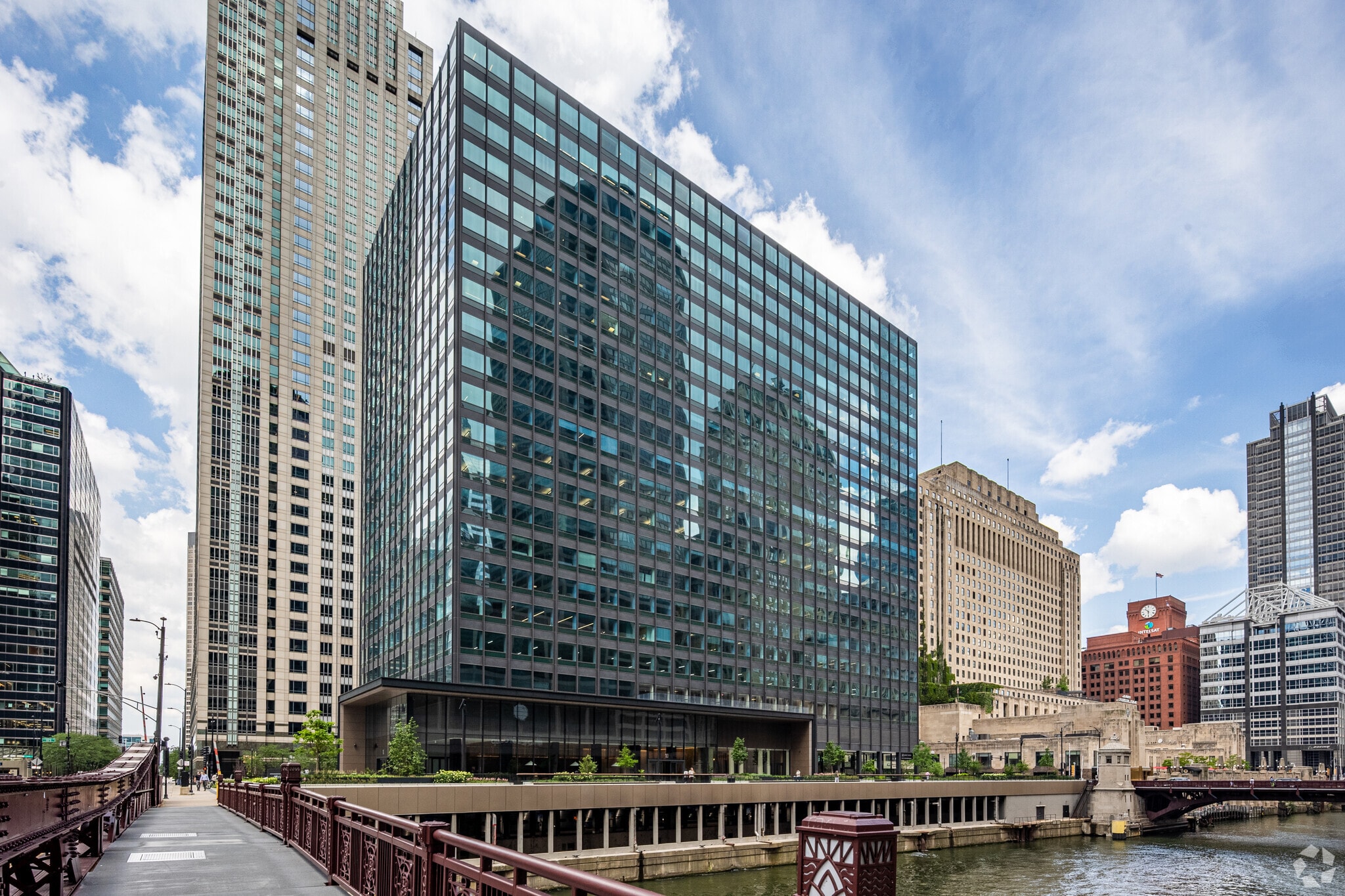 10 S Riverside Plz, Chicago, IL for Rent