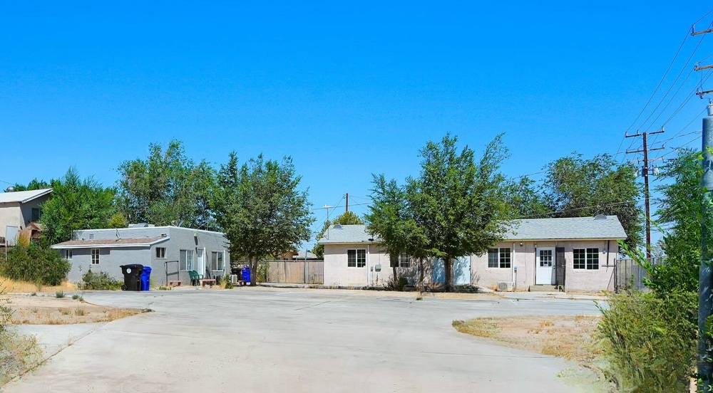 15628 10th St, Victorville, CA for Sale