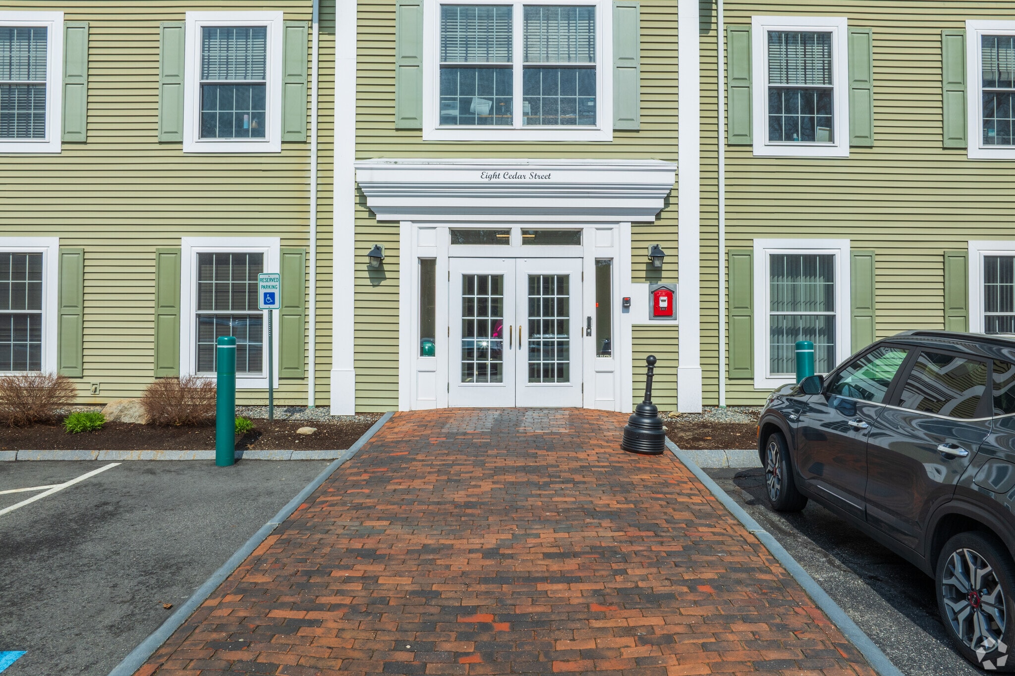 8 Cedar St, Woburn, MA for Sale