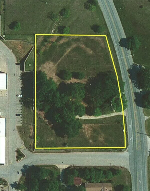 1811 N Grand Ave, Gainesville, TX for Sale